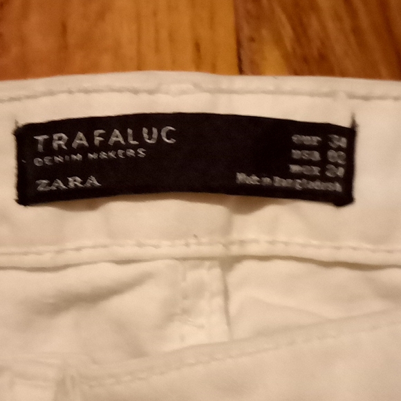 Stretchy White Skinny Jeans - Picture 7 of 8